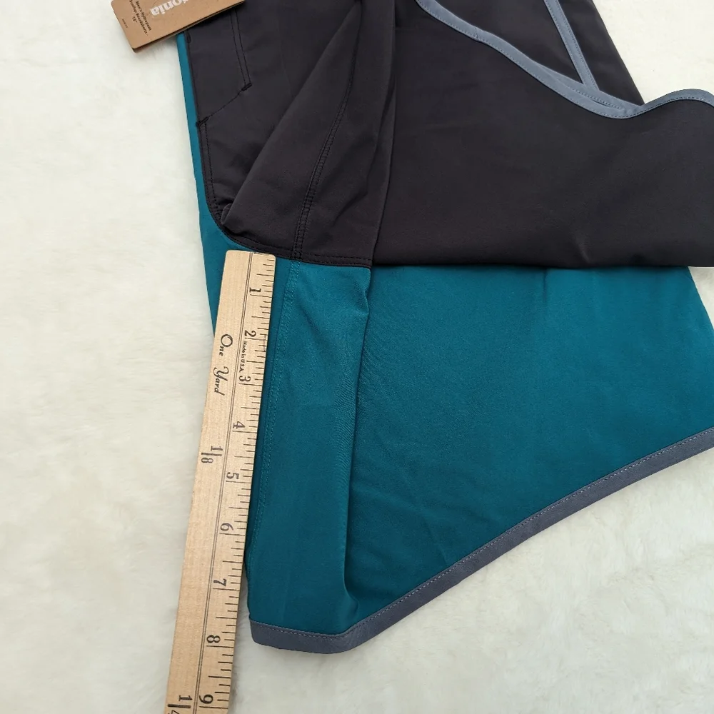 NEW Patagonia Hydropeak scallop board shorts 18